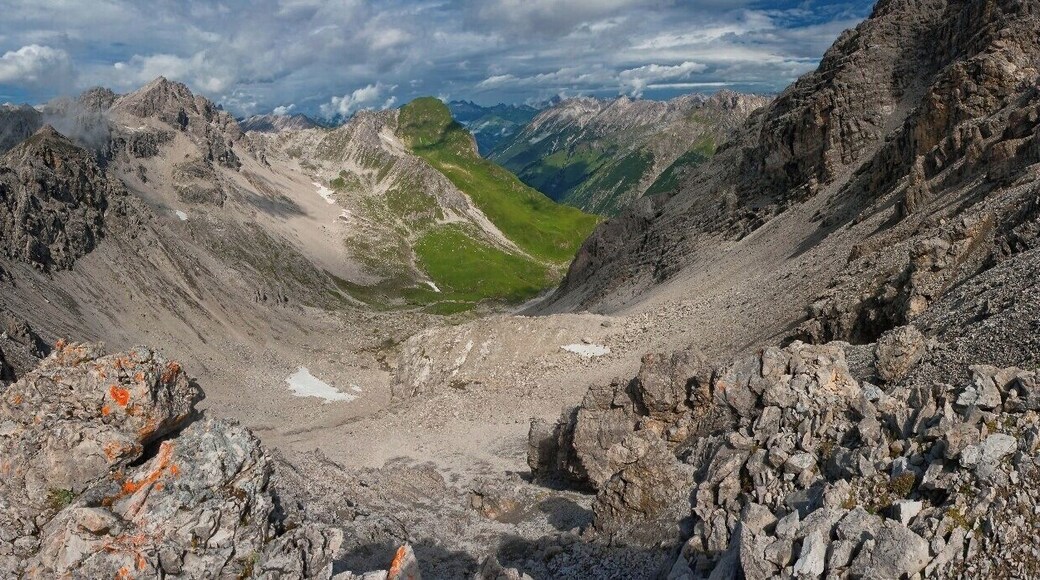 July 2015
View from Schieferscharte, Lechtal Alps
This pass is located in ca. 2.600 metres altitude and offers wonderful panoramic views. The peak in the middle is the Oberlahms-Spitze (2.658 m) over the Roettal valley.