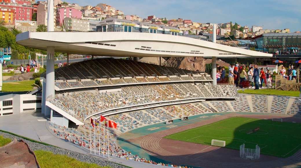 Miniaturk which includes outdoor art and a park