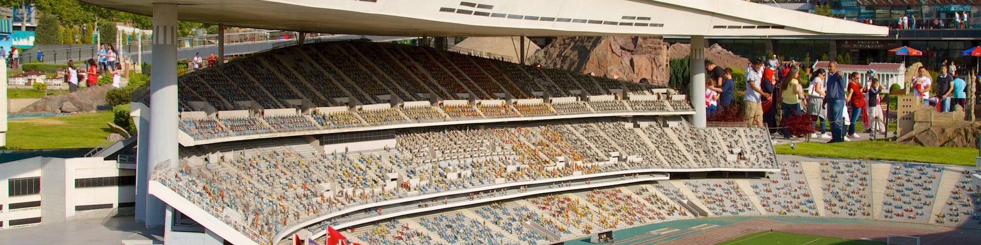 Miniaturk montrant art en plein air et jardin