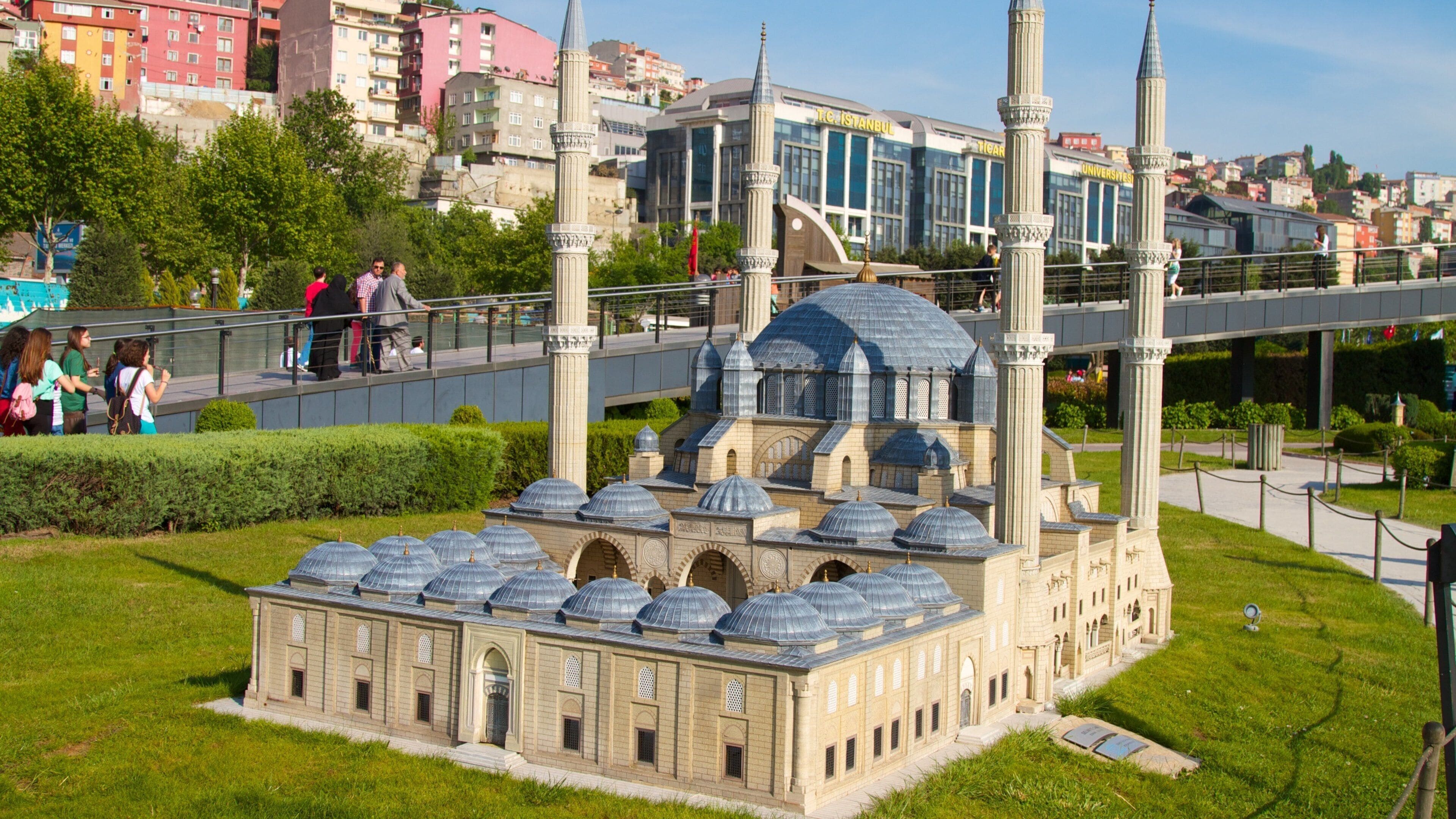 Miniatürk fasiliteter samt hage og utendørs kunst