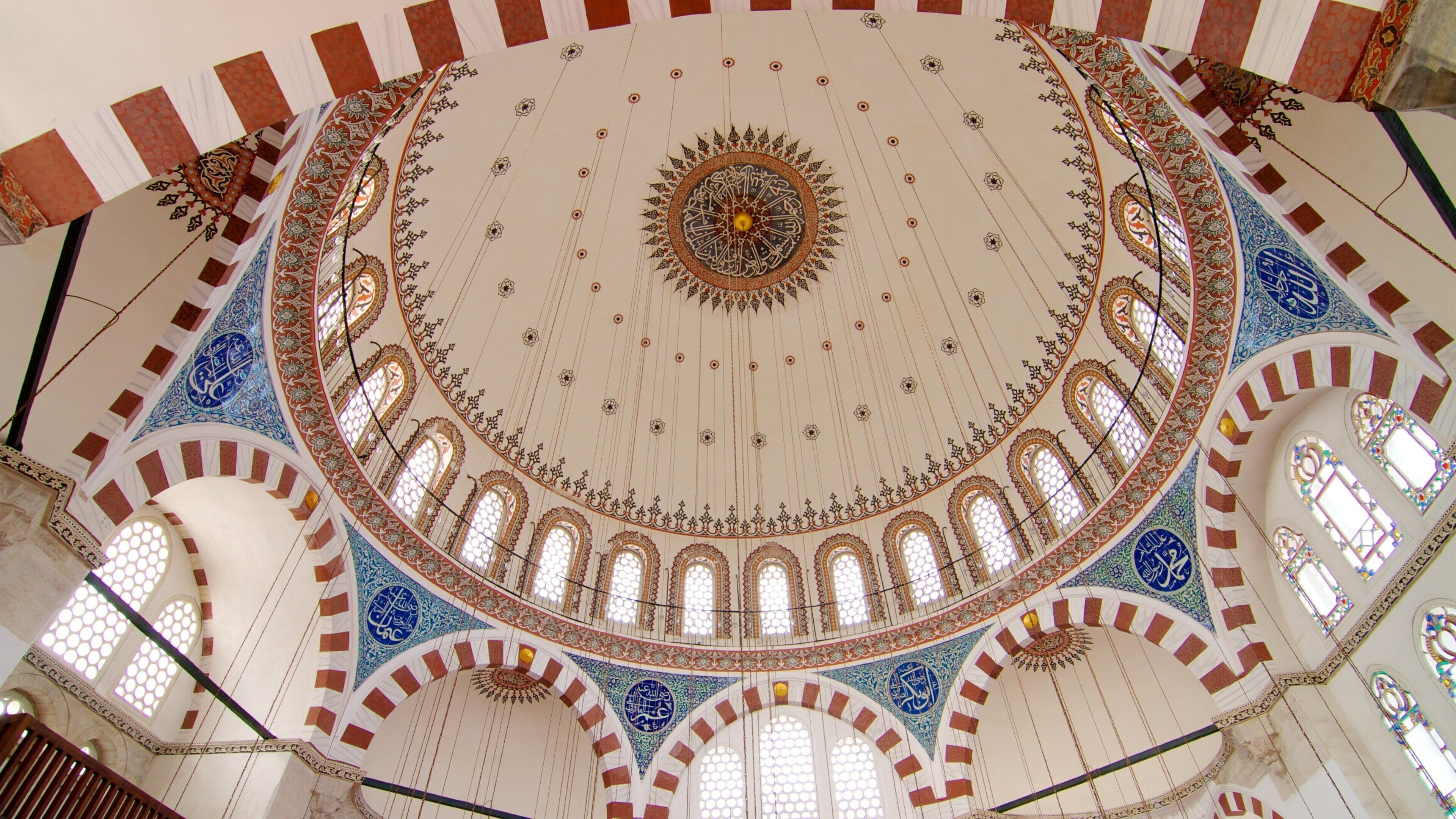 Rüstem-Pascha-Moschee welches beinhaltet religiöse Elemente, Innenansichten und Moschee