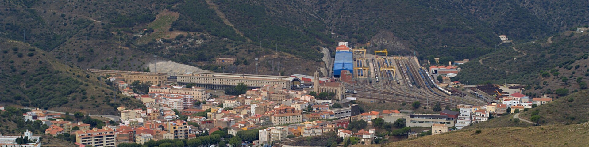 Vue générale depuis le Puig de Cervera, Portbou (Haut-Ampurdan, province de Gérone, Catalogne, Espagne).