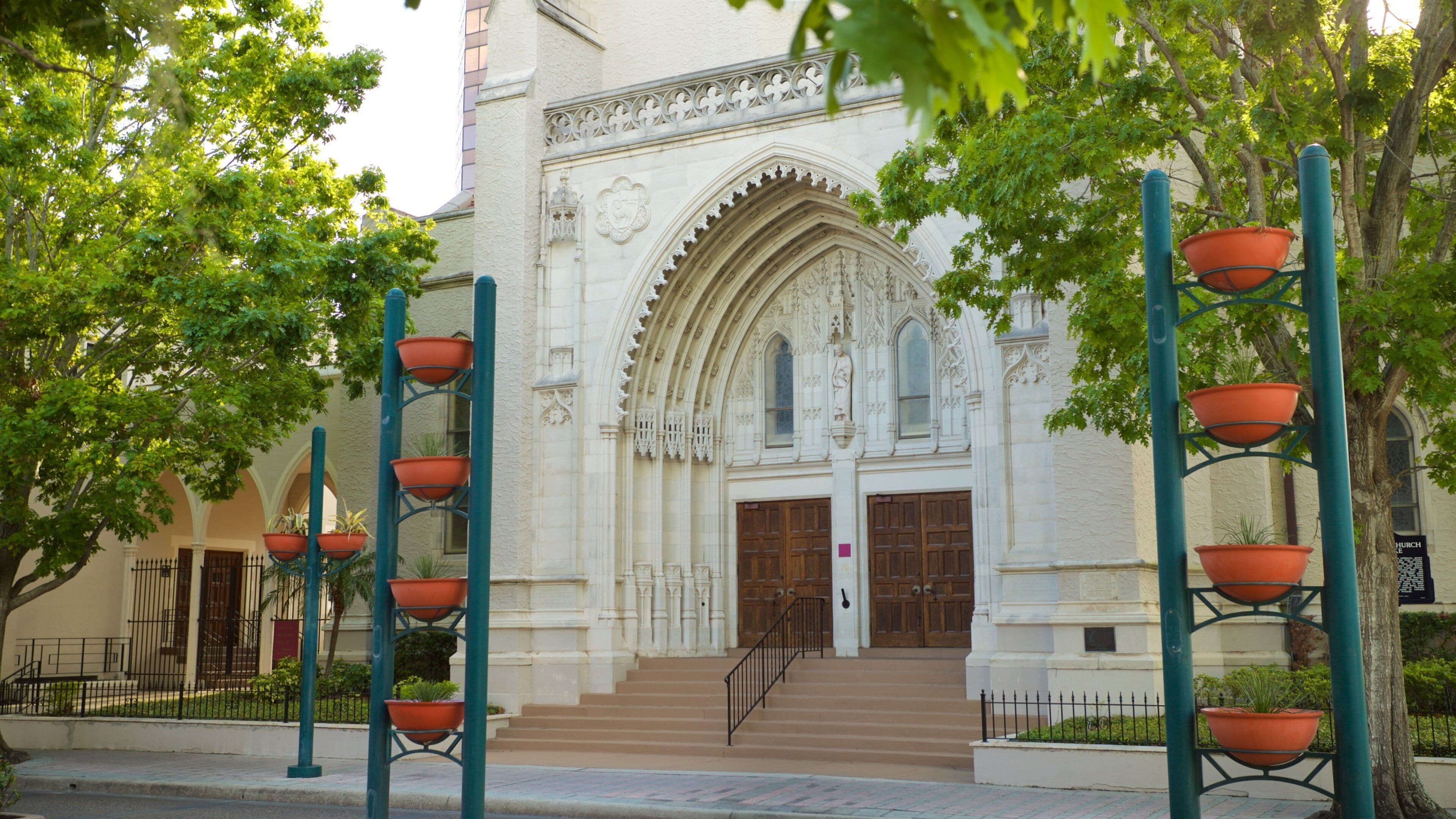 Cathedral Church of St. Luke showing heritage elements and a church or cathedral