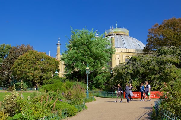 Brighton Dome montrant jardin