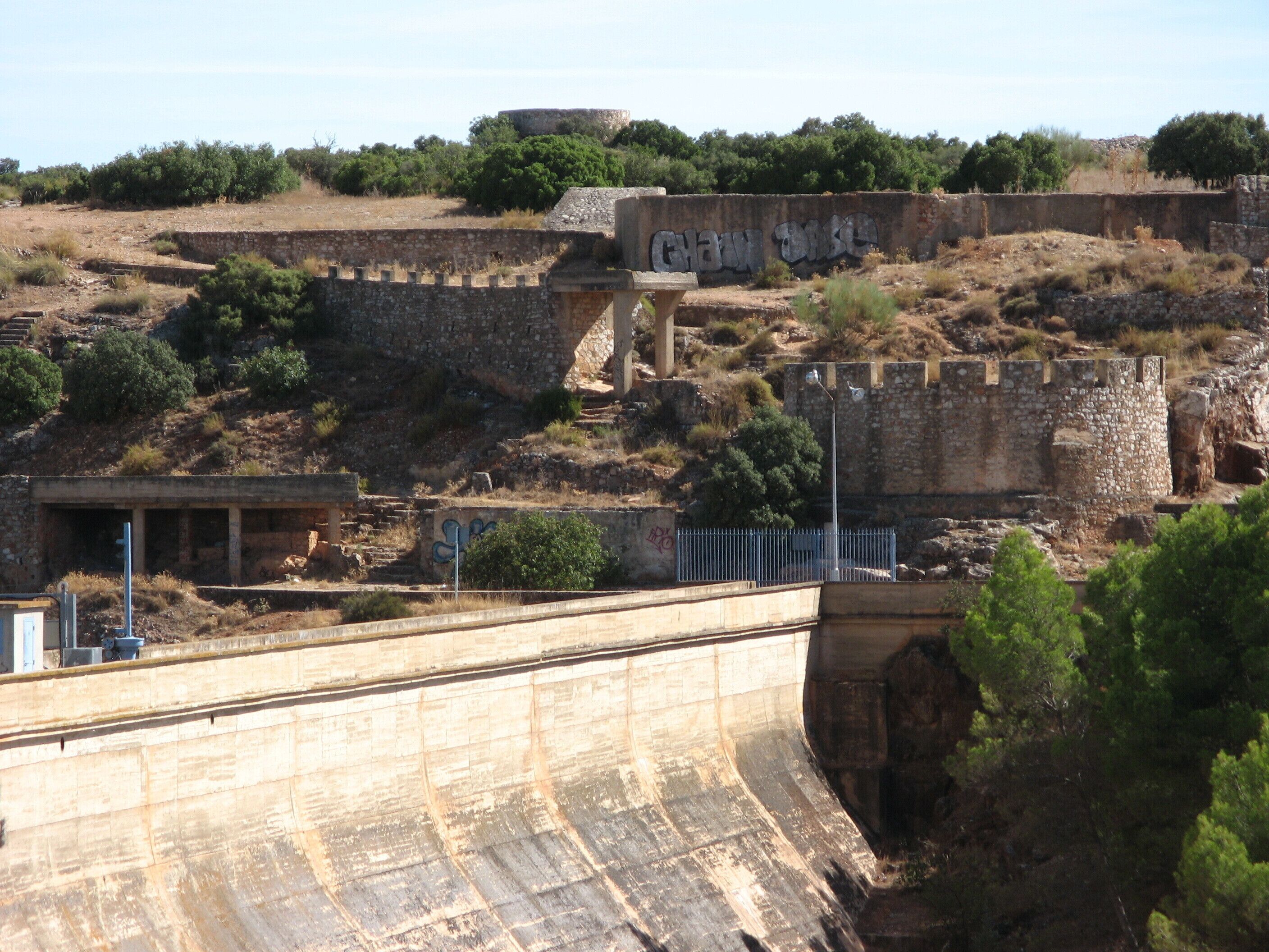 Pantano junto al Castillo de Peñarroya Argamasilla de Alba. Provincia de Ciudad Real. Castilla-La Mancha España