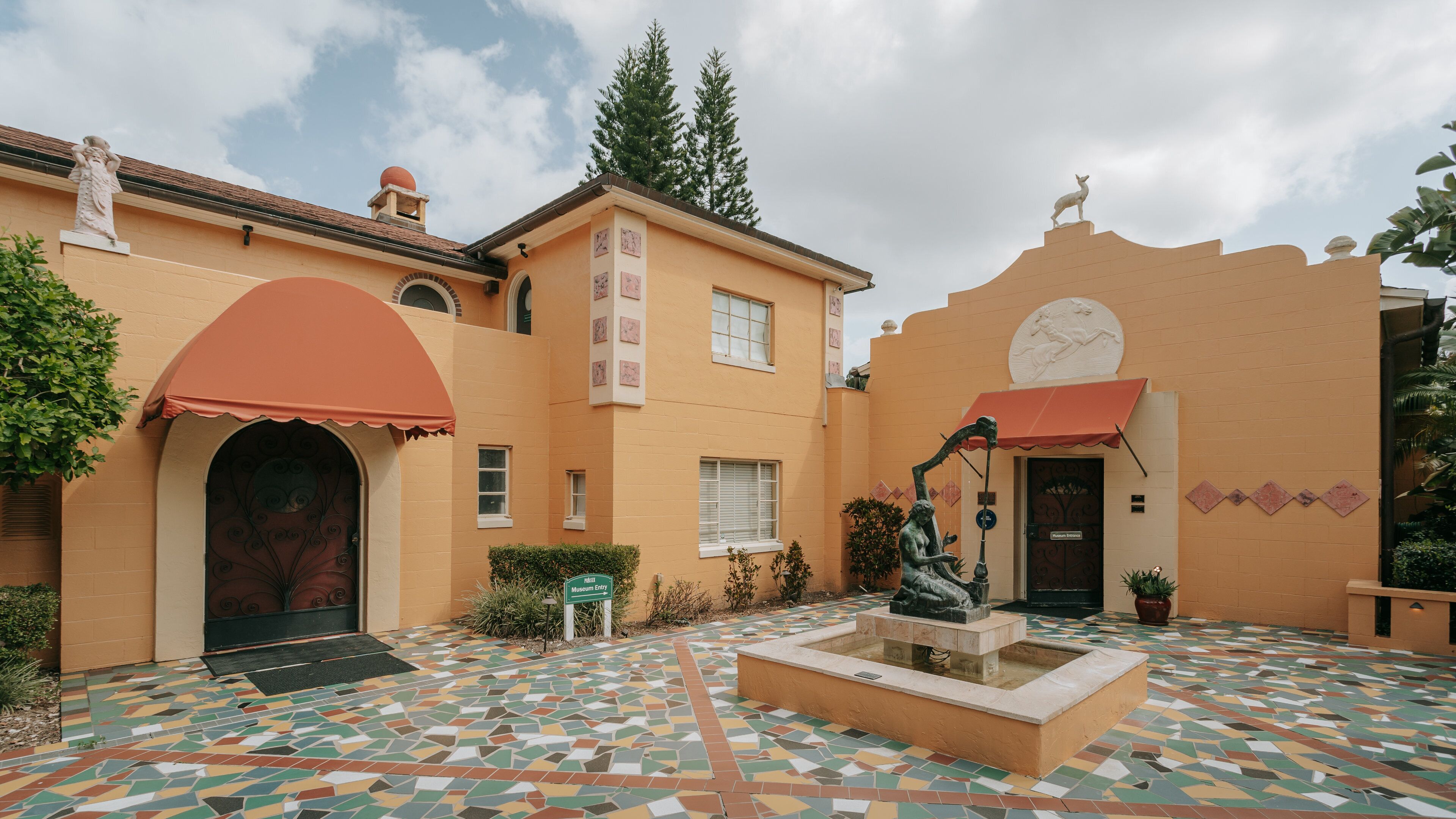 Albin Polasek Museum and Sculpture Gardens featuring a fountain and a statue or sculpture