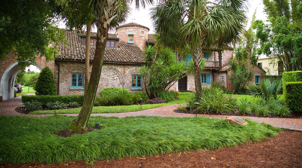 Casa Feliz Historic Home Museum showing a house and a garden