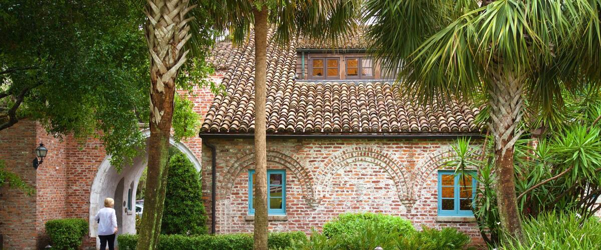 Casa Feliz Historic Home Museum featuring a park and a house