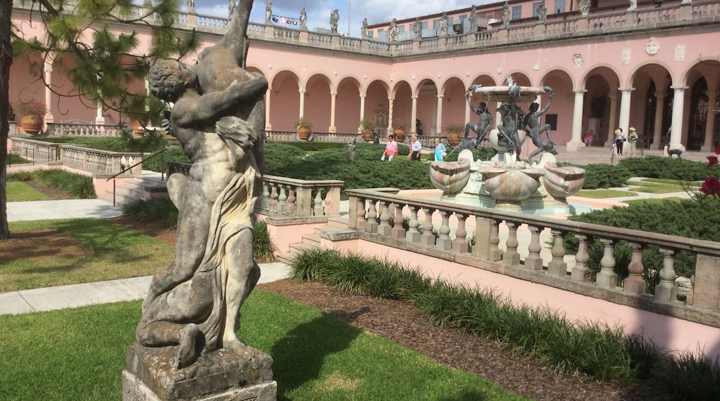 Ringling Brothers amazing sculpture gardens egual to Musee Dorsay in Paris
