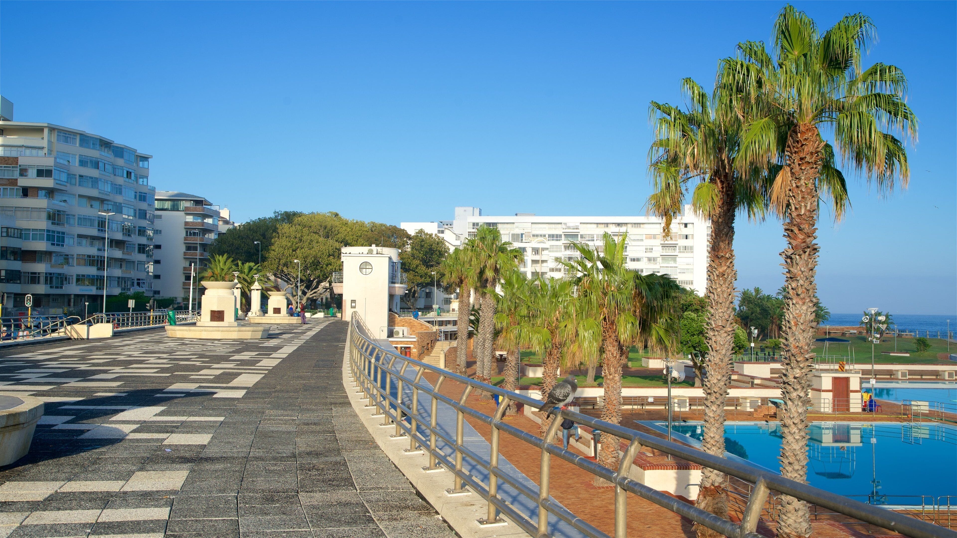Sea Point Pavillion which includes outdoor art, a city and a bridge