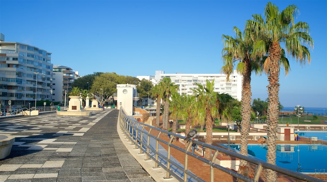 Sea Point Pavillion which includes outdoor art, a city and a bridge