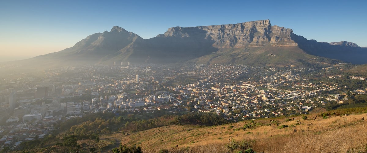 Signal Hill featuring a city