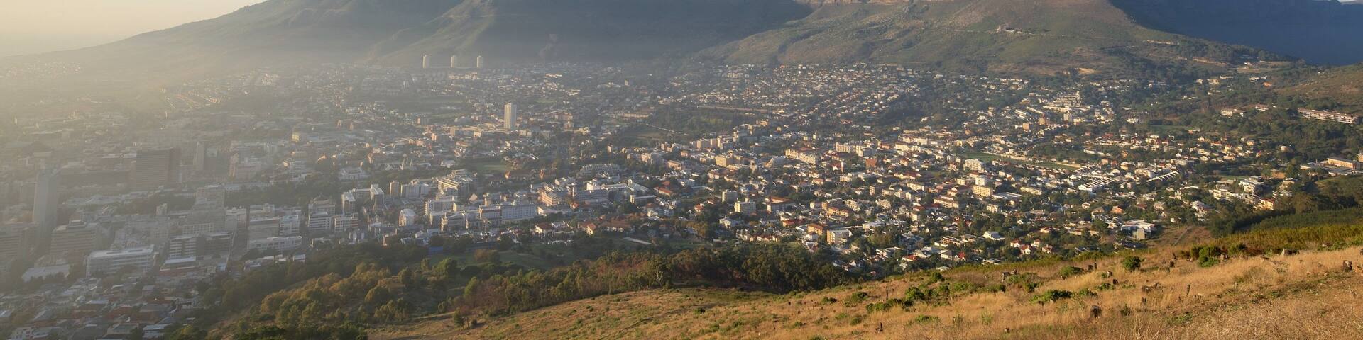 Signal Hill showing a city