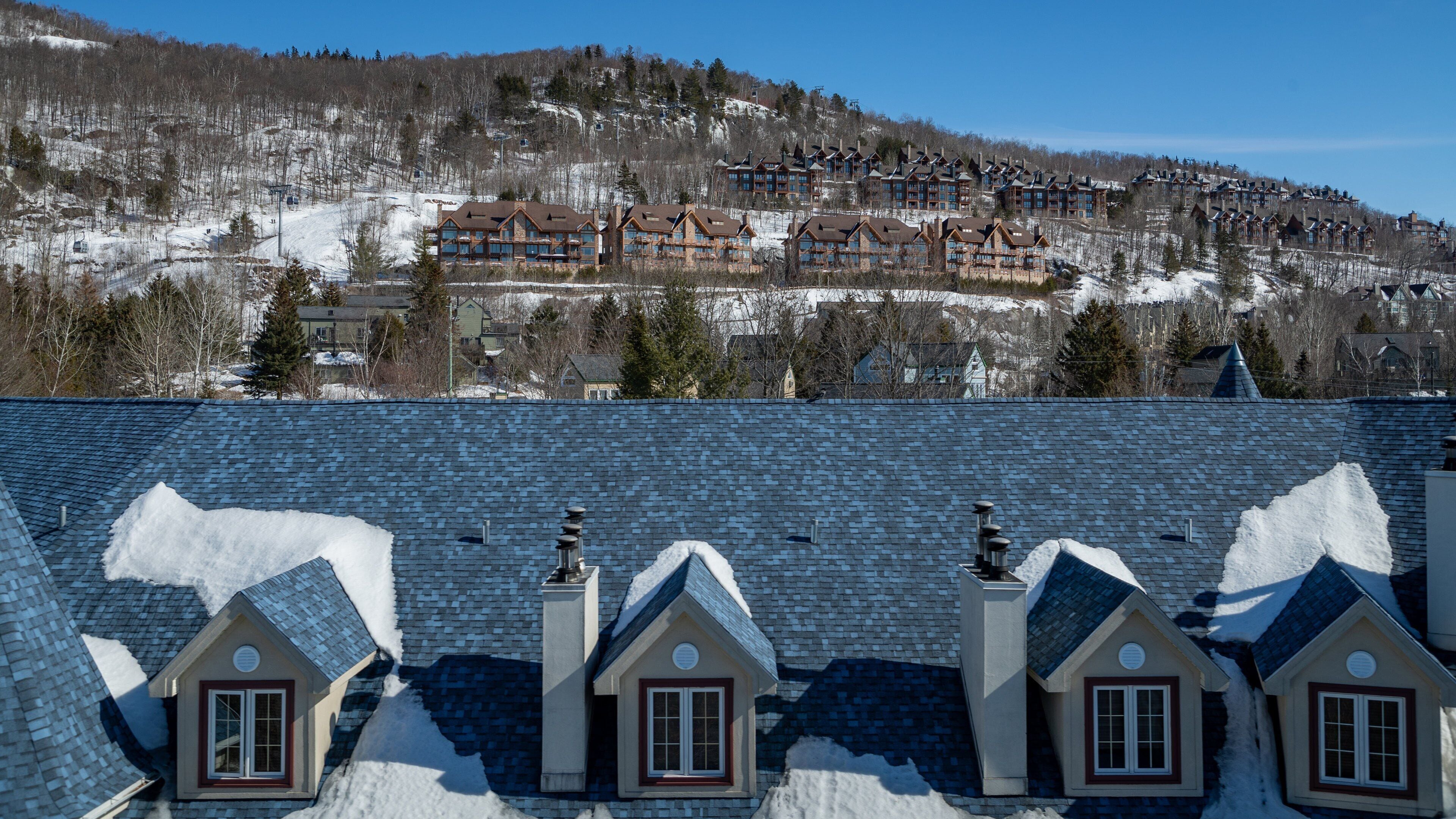 Cabriolet Ski Lift featuring snow