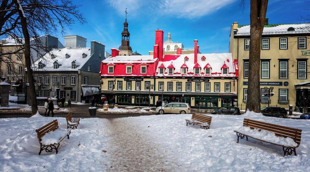 Beautiful colors at old Quebec.