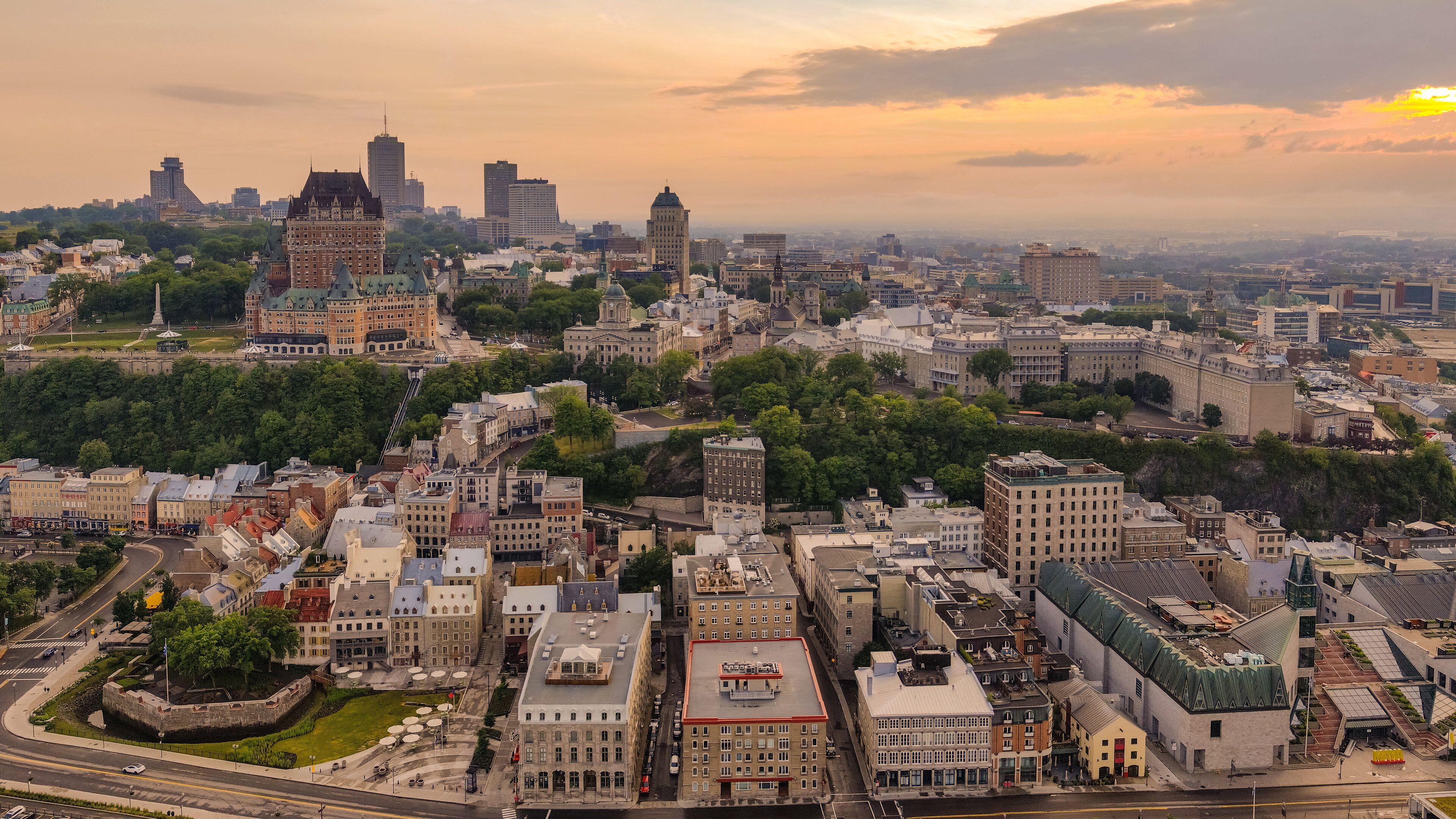 La Cite-Limoilou which includes landscape views, a sunset and a city