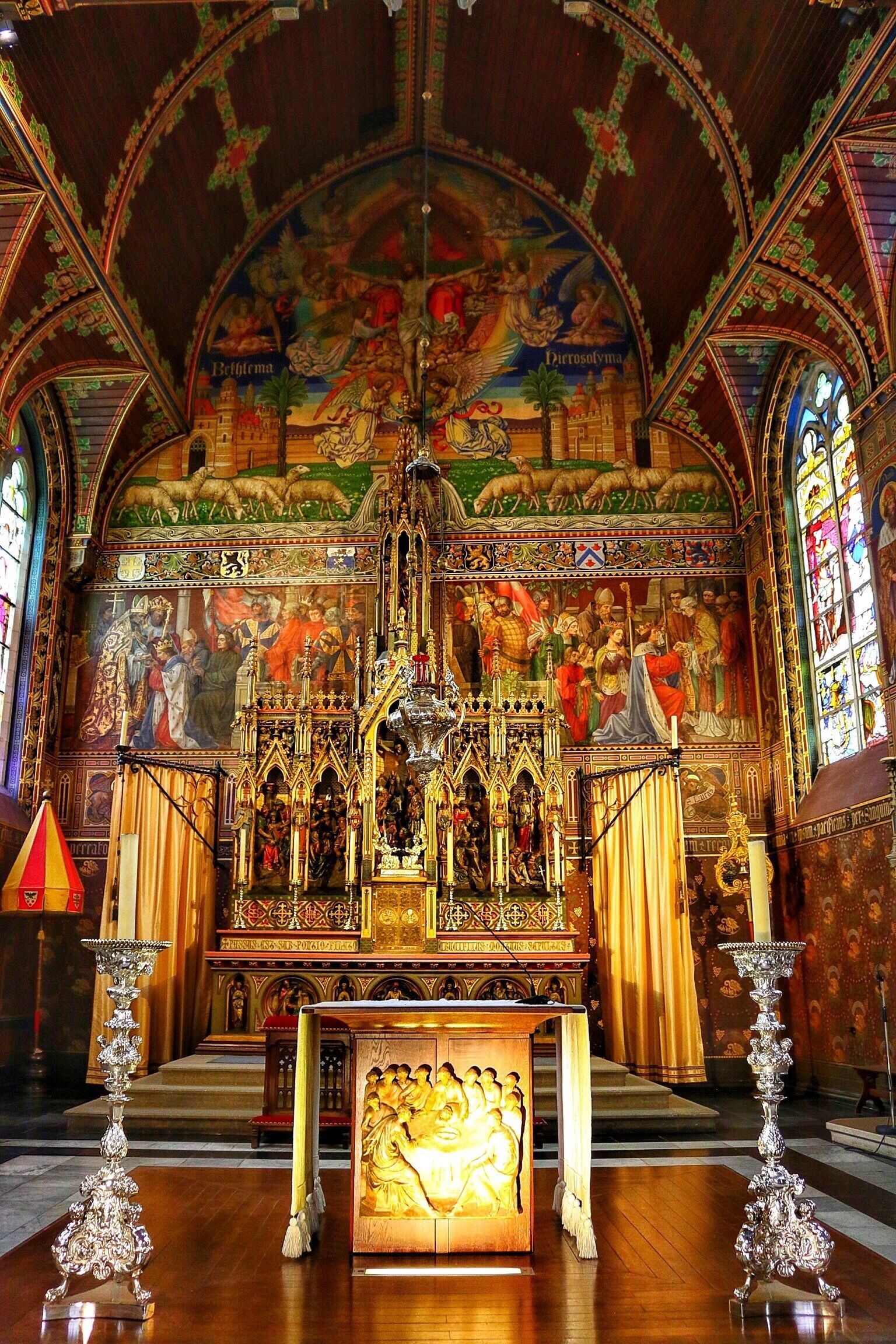 Beautiful golden hued  interiors of the basilica. You just want to sit there....it's peaceful and mesmerizing. #Belgium #Brugge #Bruges #Europe 