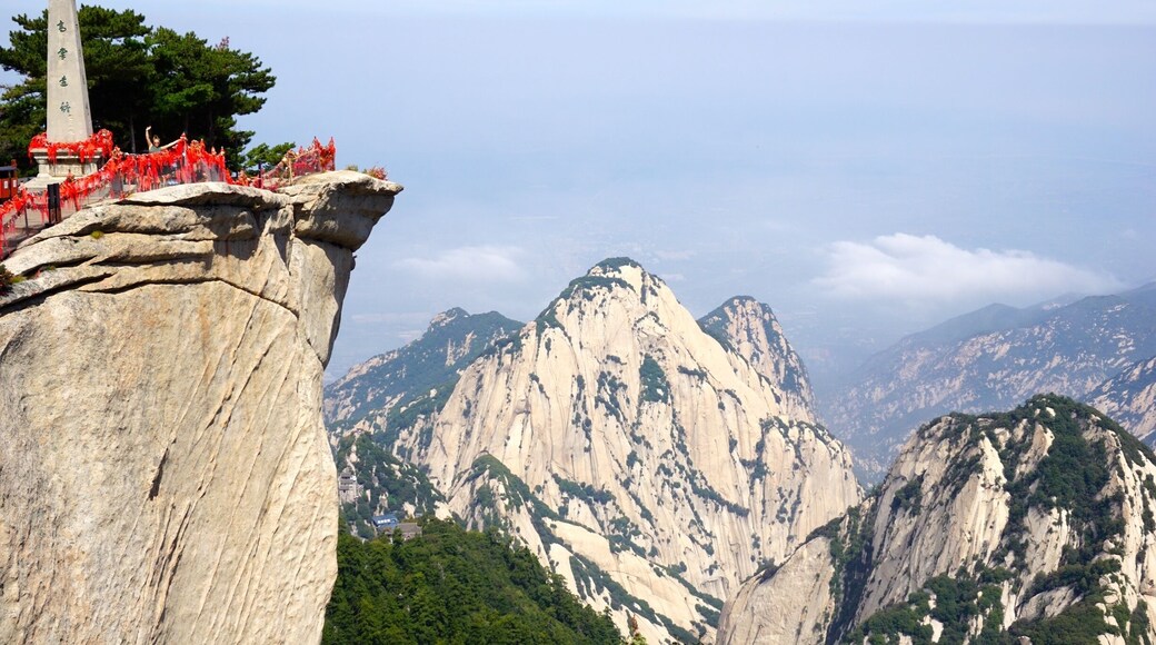 Getting to Mt Huashan from Xian was a challenge, but the reward was great. the views you get from this Taoist sacred mountain are unbelievable. Making it to the 5 peaks was an exhausting workout but the whole experience was a blast.
#China
#Travel
#mountains
#bestof5