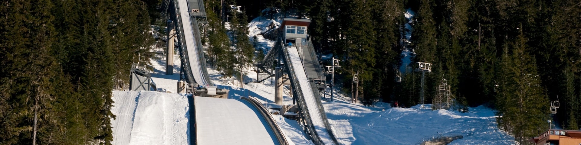 Parc olympique de Whistler montrant montagnes, panoramas et neige