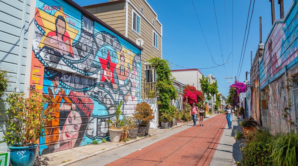 Balmy Alley showing outdoor art