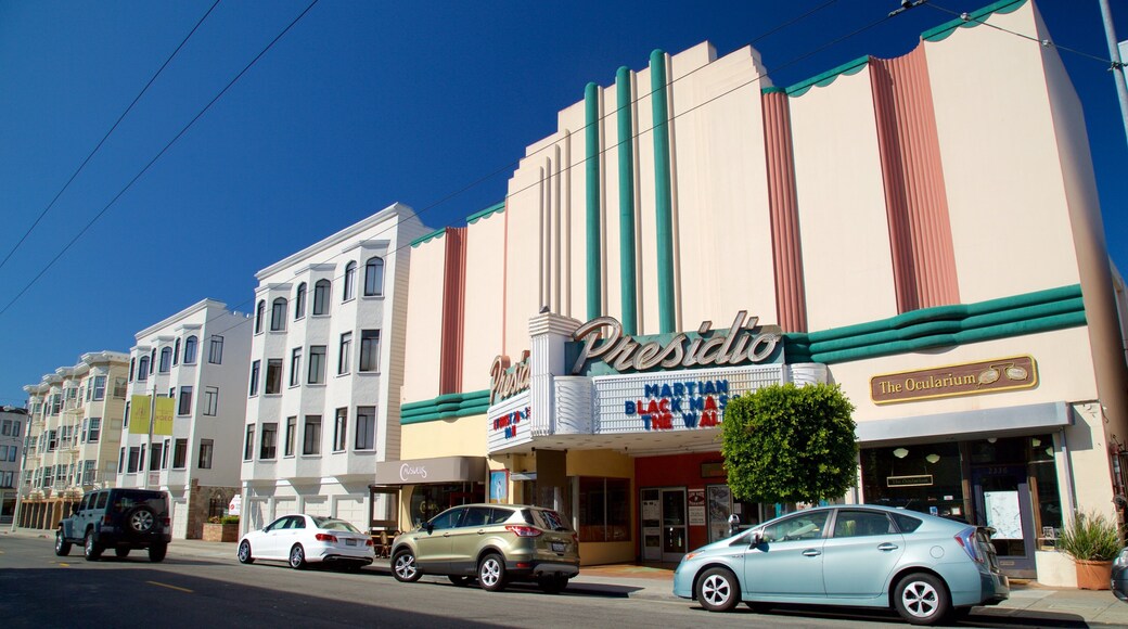 Cow Hollow og byder på gadeliv og skiltning