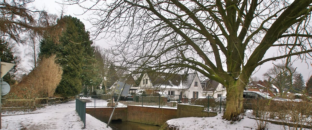 Hamburg (Niendorf), Germany: The river Vielohgraben at the Pokischweg