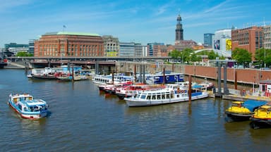 Hamburg showing a bay or harbor