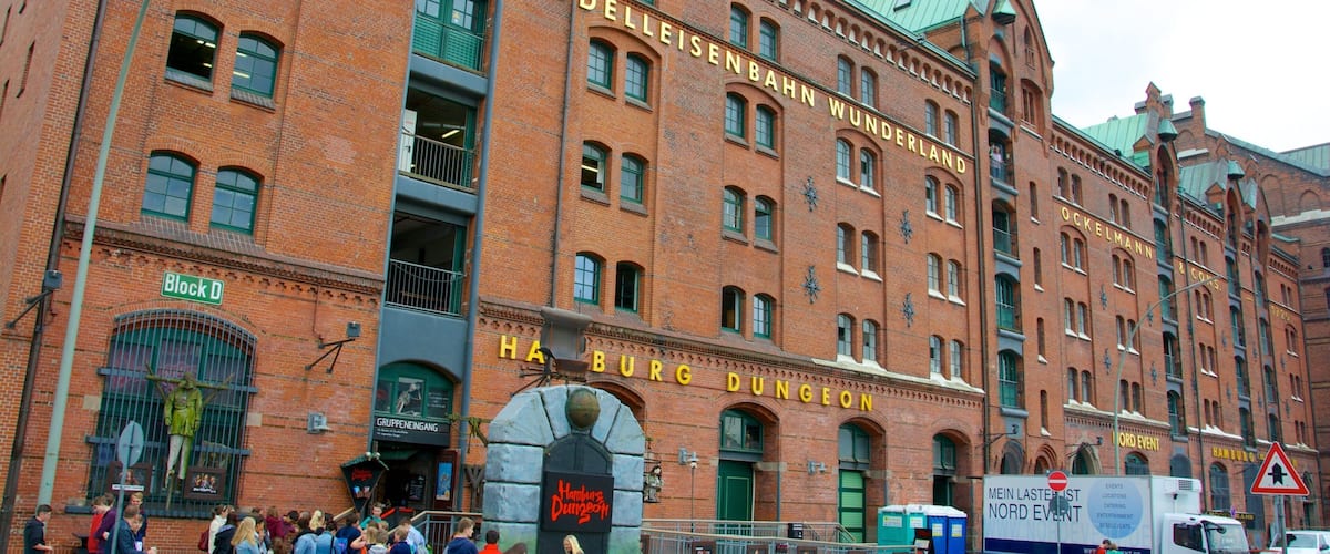 Hamburg Dungeon which includes a city and signage