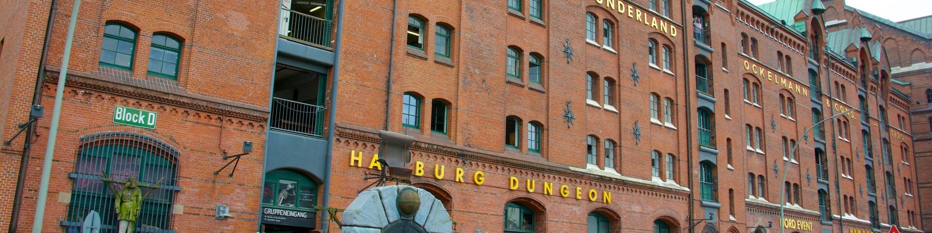 Hamburg Dungeon featuring a city and signage