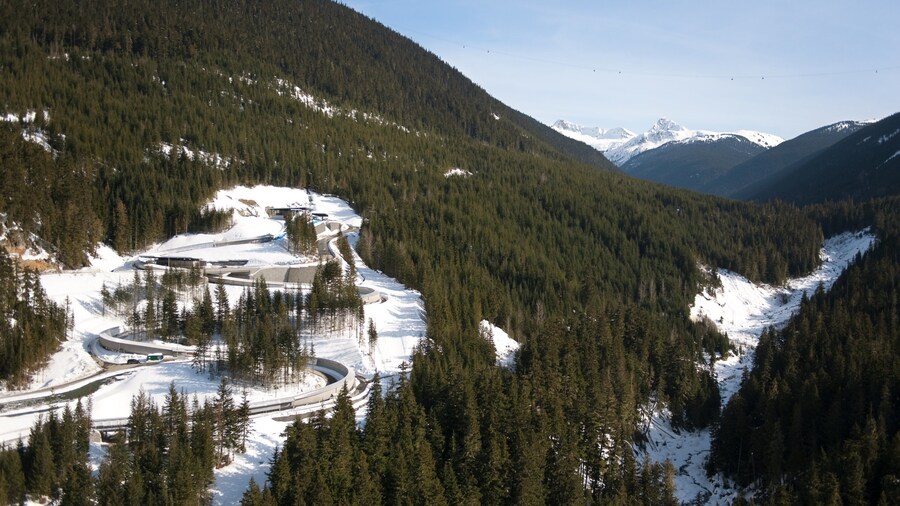 Whistler Sliding Centre เนื้อเรื่องที่ วิวทิวทัศน์, ภูเขา และ หิมะ