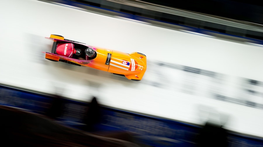 Whistler Sliding Centre showing snow tubing, a sporting event and snow