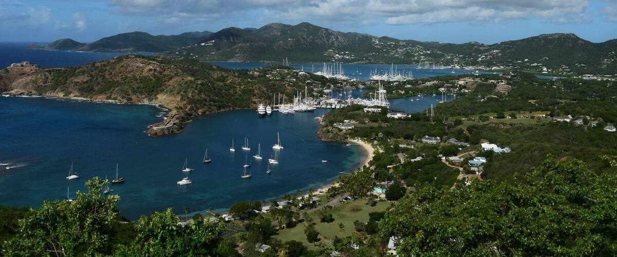 View on Nelson's Dockyard & English Harbour; shot from Shirley Heights; Antigua
Can you spot the pirates?
;-)