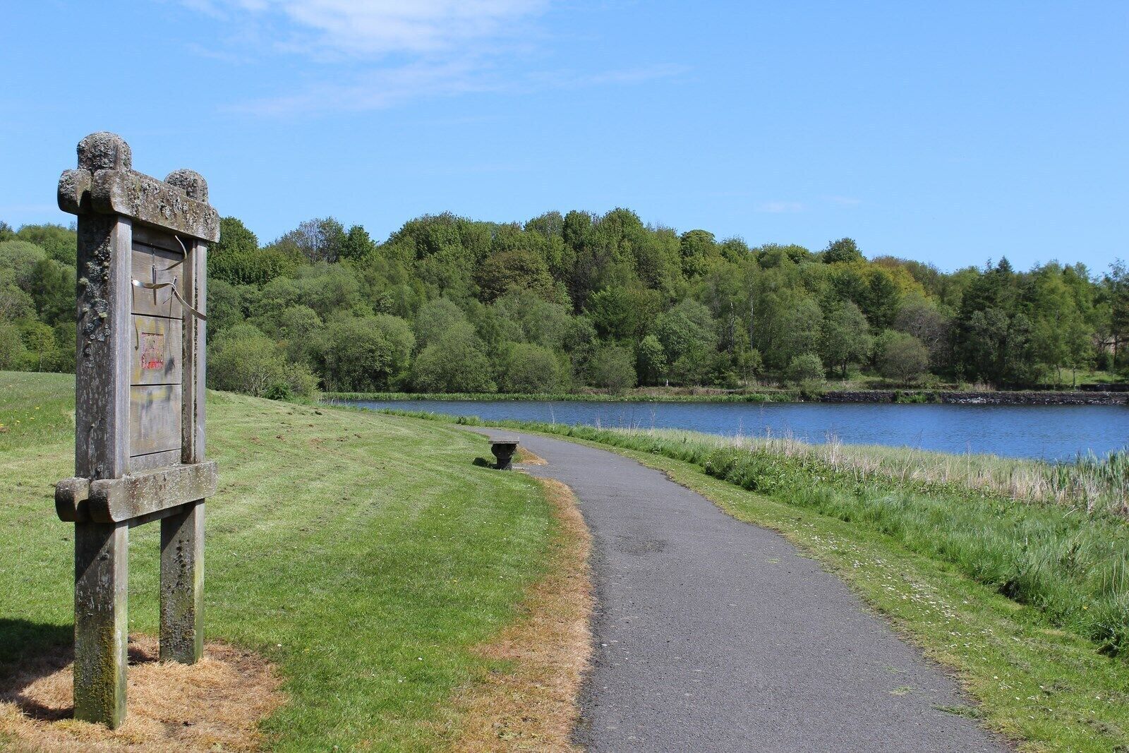 Glenboig Village Park and Garnqueen Loch