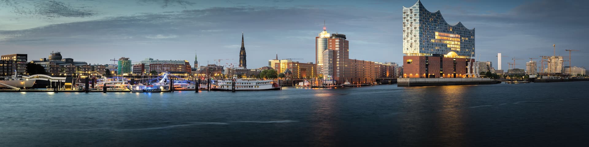 Panorama of the Hamburg harbour near St. Pauli / Landungsbrücken