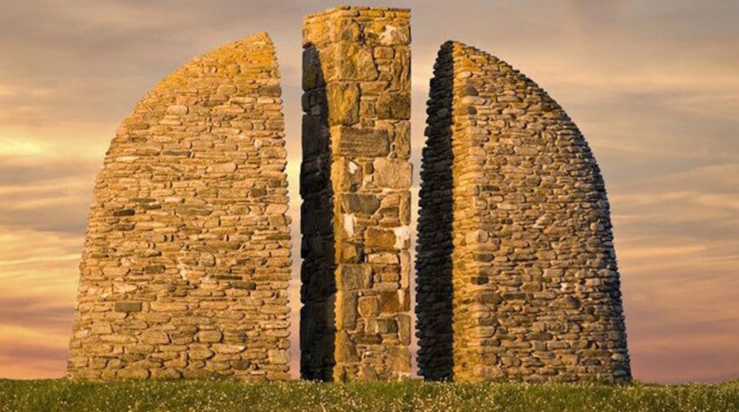 Land Raiders Memorial Erected to commemorate the land struggle by returning servicemen from WWI. Land promised them by the government didnt materialise, a series of land raids ensued, by men from the villages of Coll & Gress, with the eventual outcome being that the land was divided into 100 new crofts which still survive today.