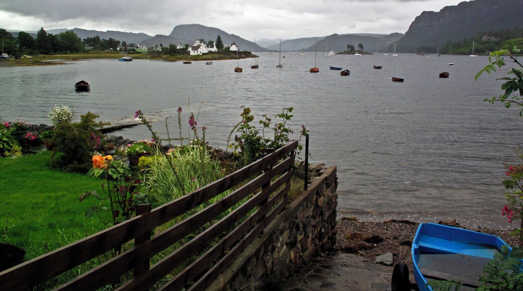 A grey day, Plockton.