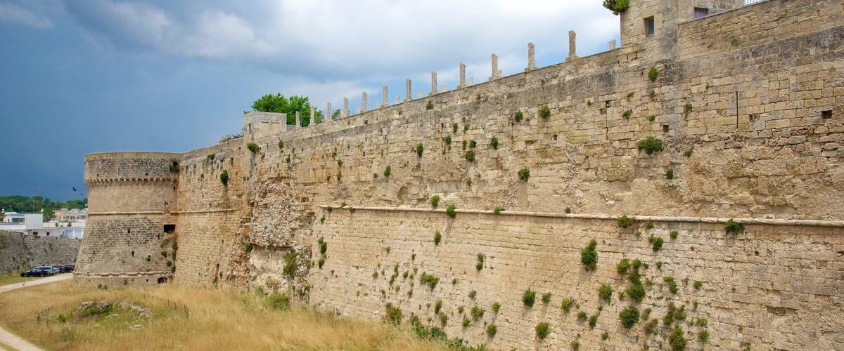 Otranto Castle which includes chateau or palace and heritage architecture