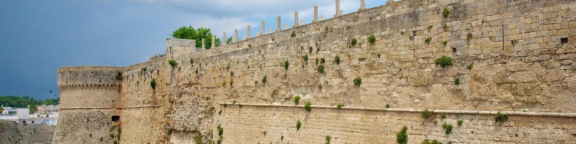 Otranto Castle which includes chateau or palace and heritage architecture