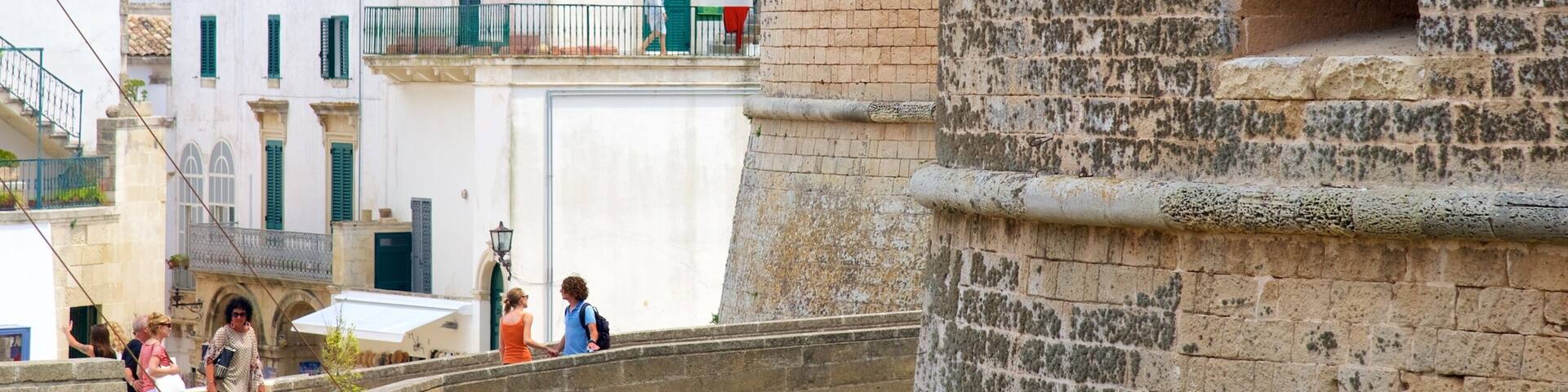 ChĂąteau d\'Otrante mettant en vedette patrimoine architectural et chĂąteau