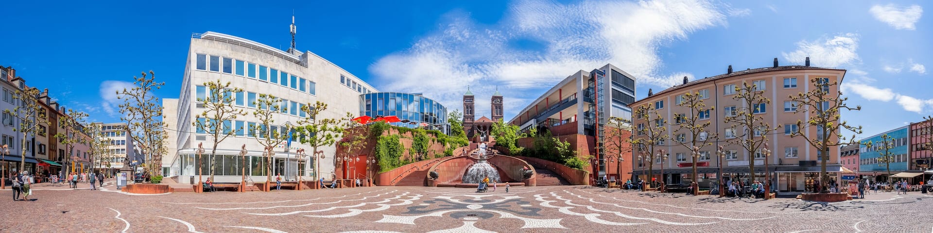 Schlossplatz und Sankt Pirmin Kirche, Pirmasens, Rheinland-Pfalz, Deutschland