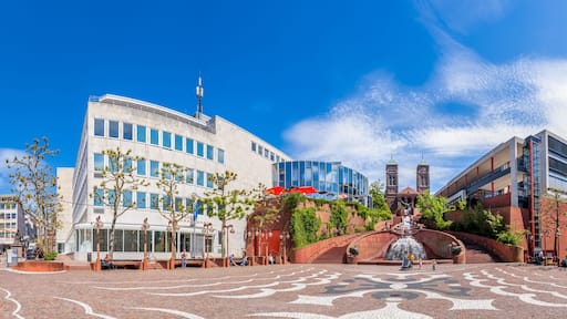 Schlossplatz und Sankt Pirmin Kirche, Pirmasens, Rheinland-Pfalz, Deutschland