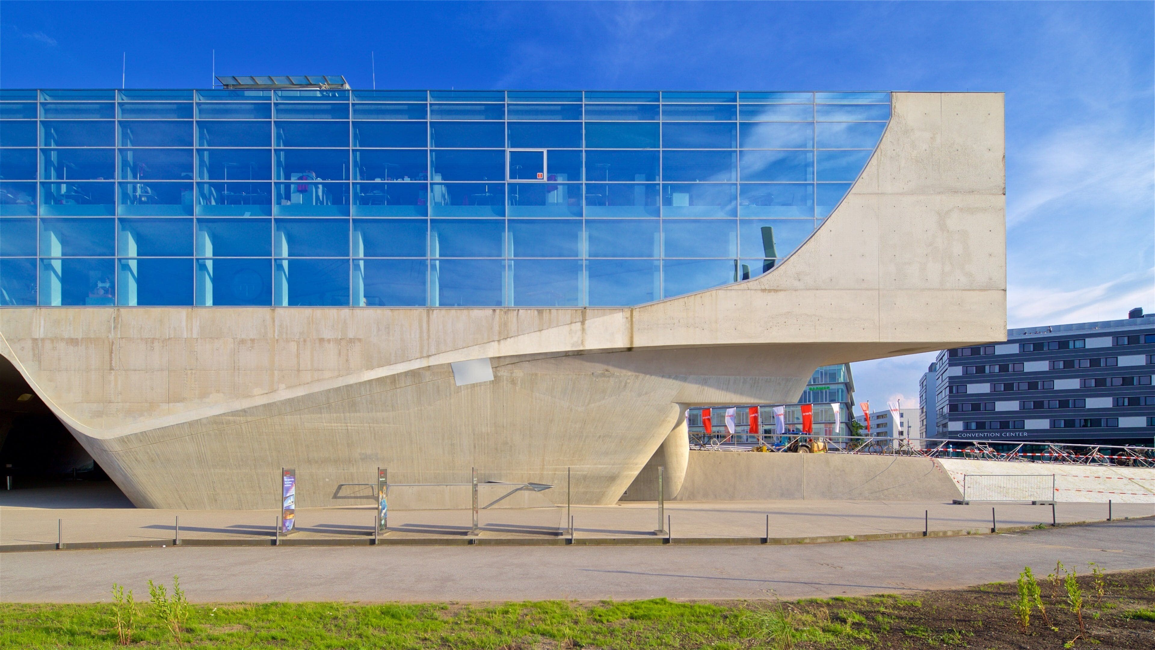 Phaeno vitenskapssenter fasiliteter samt moderne arkitektur