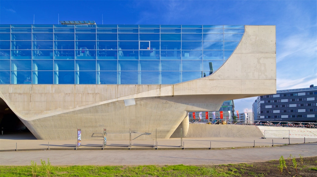 Phaeno Science Center featuring modern architecture