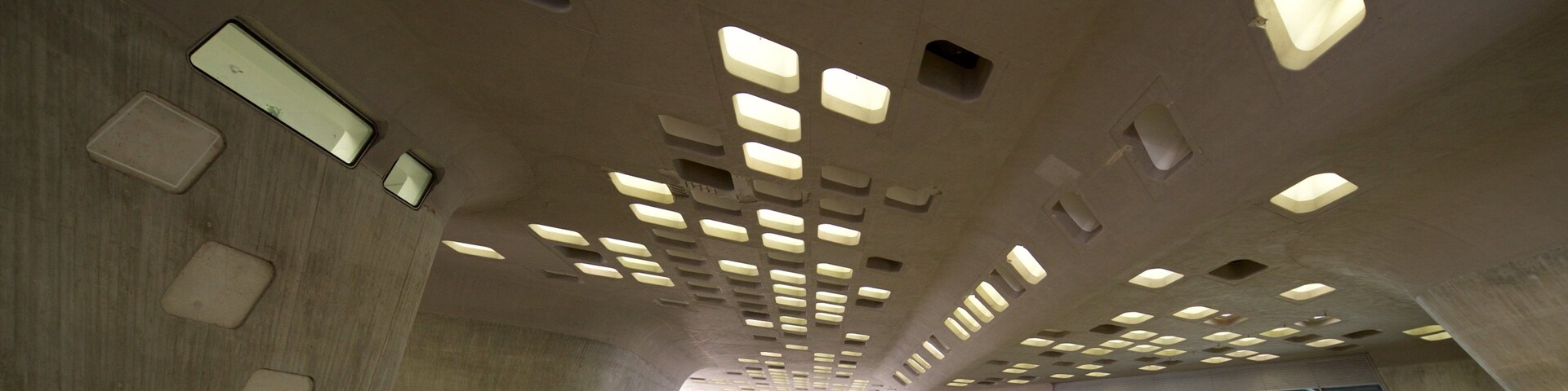 Centre scientifique Phaeno montrant vues intérieures