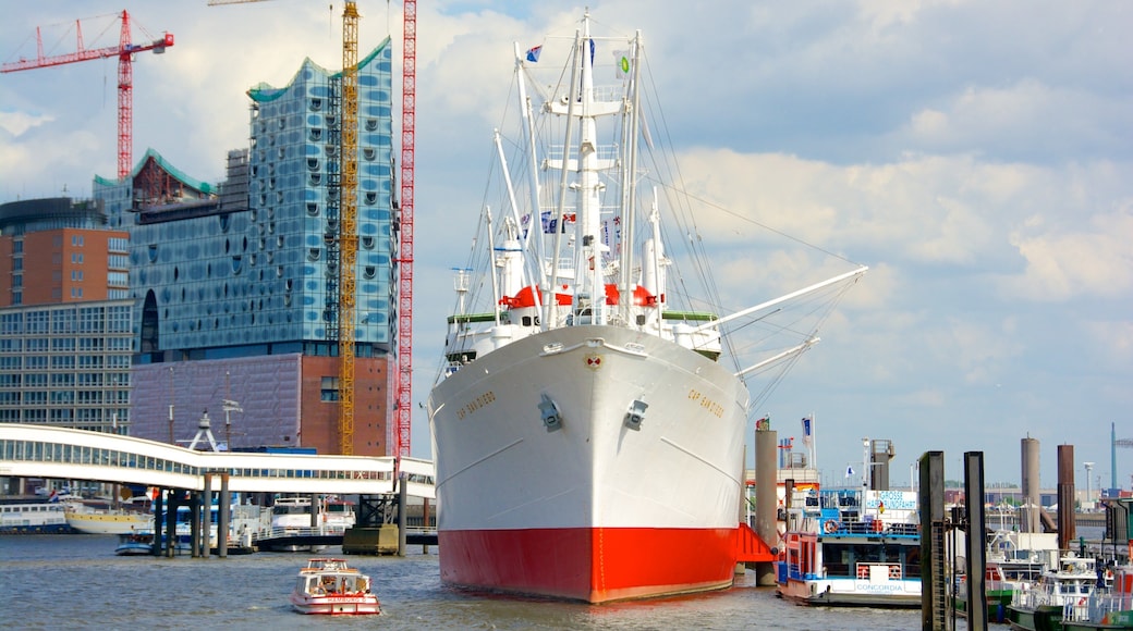 Cap San Diego showing a marina, a bay or harbor and a city