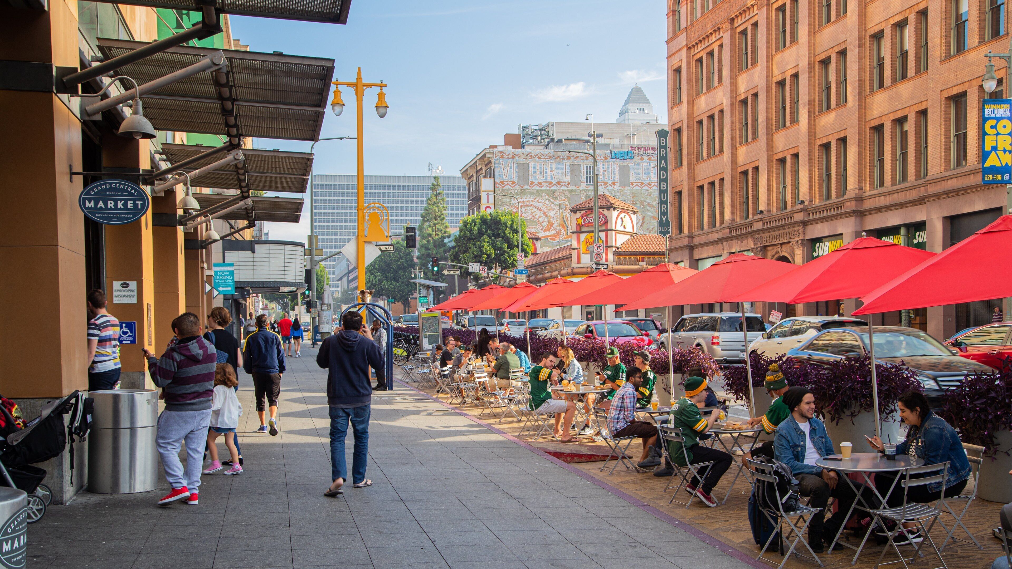 Grand Central Market showing street scenes