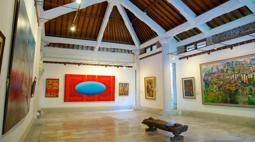 Arma Museum featuring art and interior views