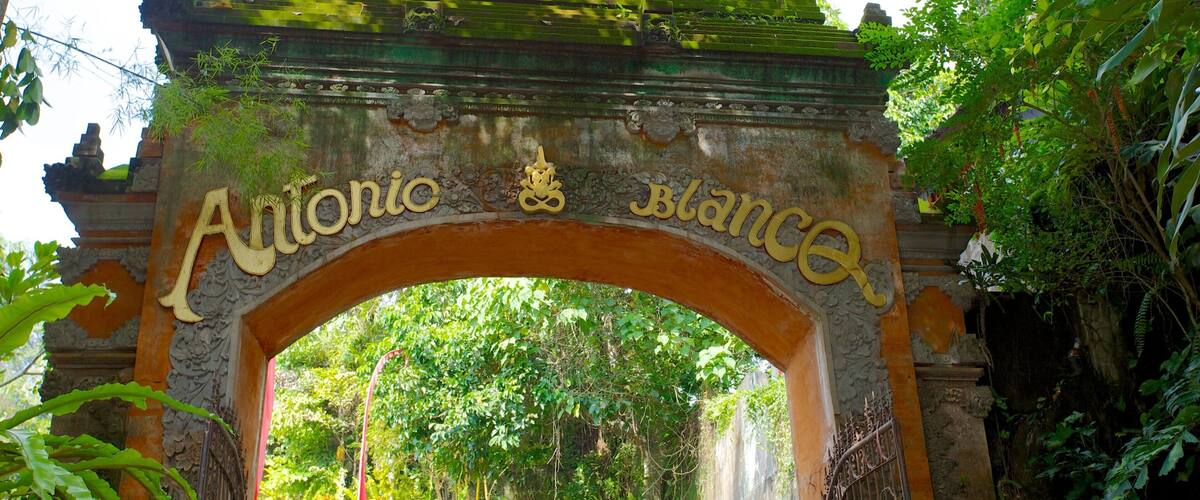 พิพิธภัณฑ์ Blanco ซึ่งรวมถึง สวนสาธารณะ และ ป้าย