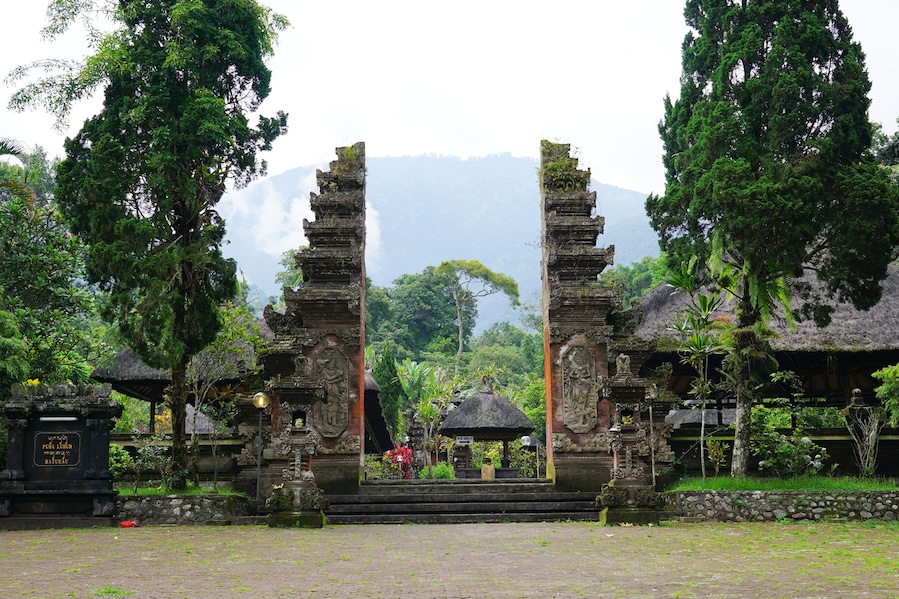 Pura Luhur Batukau Batukaru Hindu temple in Tabanan, Bali, Indonesia. Located on the southern slope of Mount Batukaru, Tabanan, Bali Indonesia.; Shutterstock ID 402910222; Purchase Order: SP-2026; Order Number: SP-2026 Go Guide images research for Bali (Indonesia); Client/Licensee: Hotels.com; Other: Lee Ban Twan