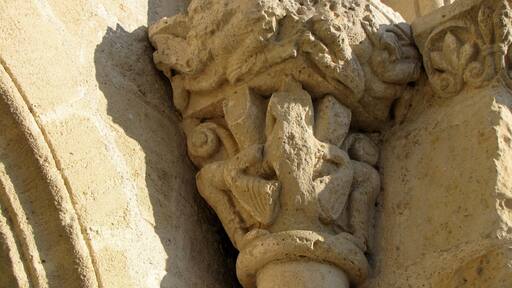 Chapiteaux de l'église Notre-Dame d'Aillas